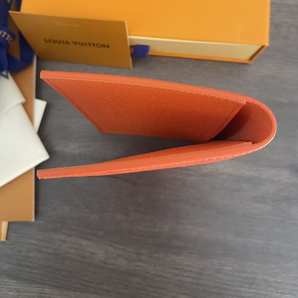 Louis Vuitton Passport Cover - Picture 3 of 9